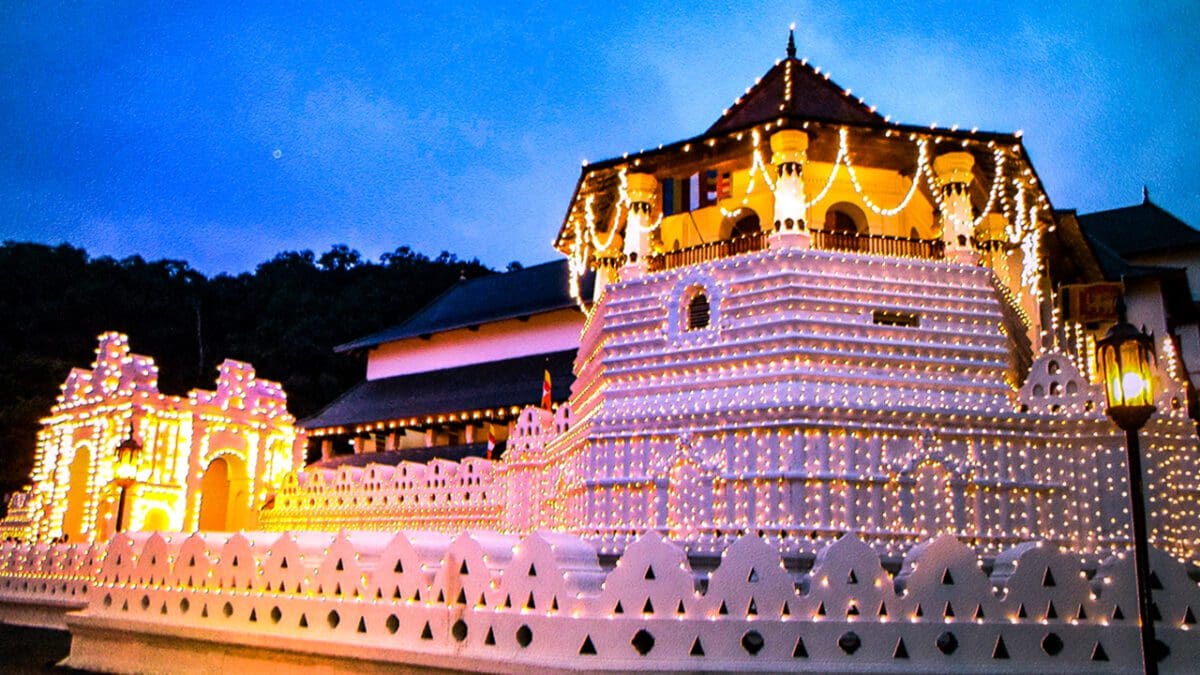 இலங்கை மின்சார சபை தலதா மாளிகைக்கு அனுப்பியுள்ள காட்டமான செய்தி