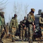 ஜம்மு காஷ்மீரில் 4 பயங்கரவாதிகளை வேட்டையாடிய பாதுகாப்பு படையினர்