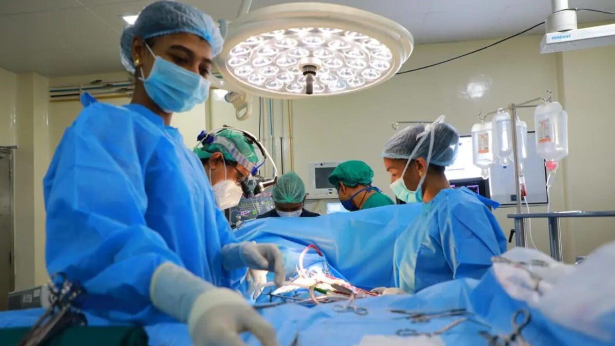 மரணிப்பதற்கு முன்னர் நான்கு பேரை வாழ வைத்த பெண்