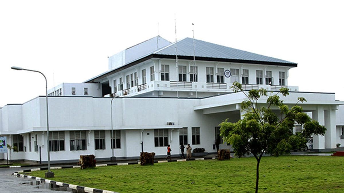 யாழ்.பொலிஸ் நிலையத்தில் மயங்கி விழுந்த நபர் உயிரிழப்பு