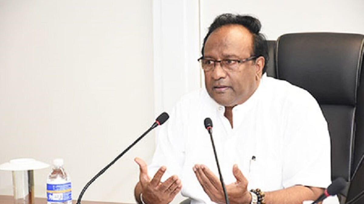 விடுதலைப் புலிகளின் கொள்கையுடையவர் டெலிகொம் நிறுவனத்தை கைப்பற்றுவார்!