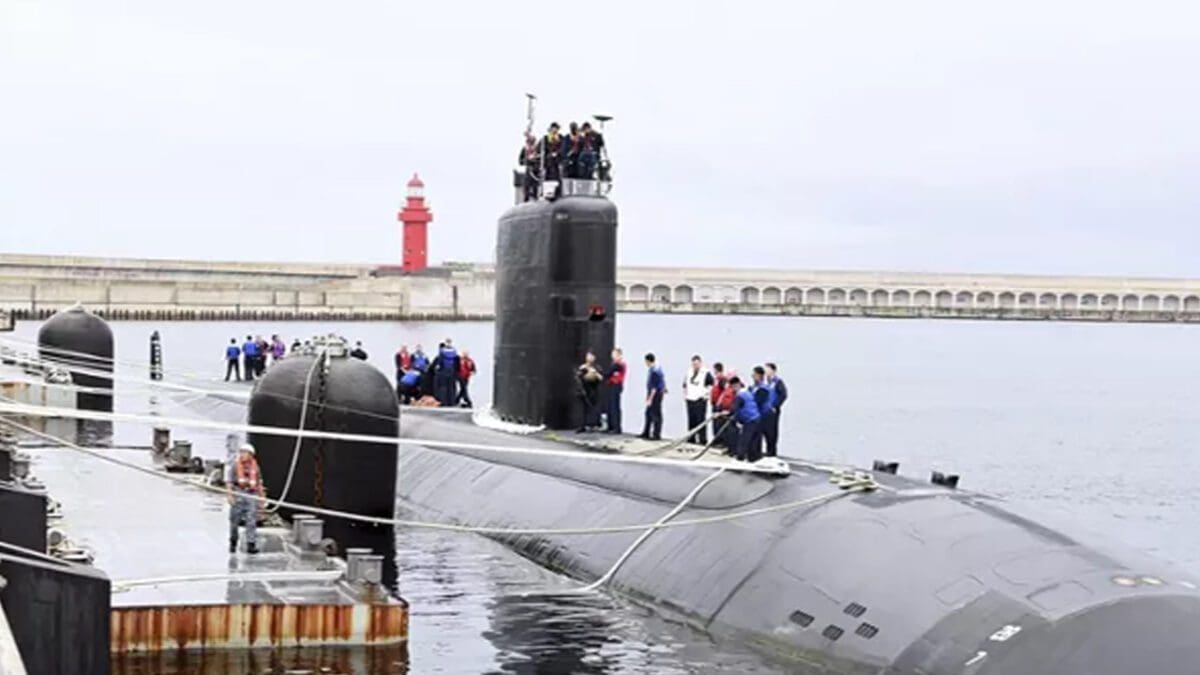 கொரிய தீபகற்பத்தில் பதற்றம்: வட கொரியாவை சீண்டும் அமெரிக்கா