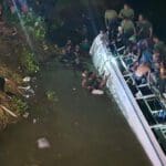 பேருந்து ஆற்றில் விழுந்தமைக்கான காரணம் வெளியானது