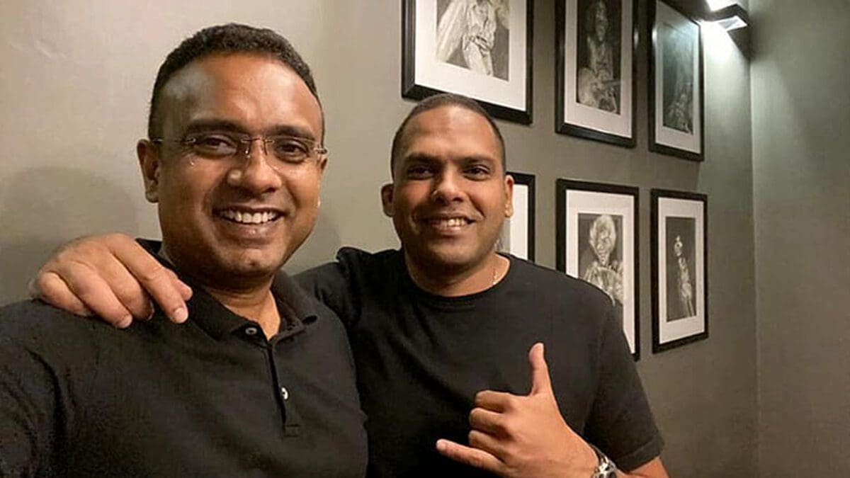 ஹரின் - மனுஷ ஐக்கிய மக்கள் சக்தி கட்சியிலிருந்து நீக்கம்