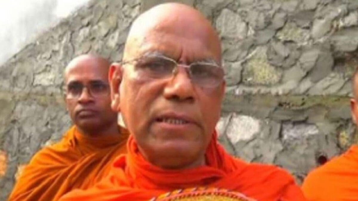 தென்னிலங்கையில் வீண் முரண்பாடுகள்!! சர்ச்சையை கிளப்பும் தேரர்