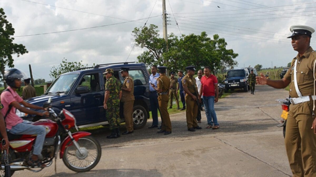 இலங்கையில் இளைஞரொருவரை அடித்தே கொன்ற பிரதேச மக்கள்