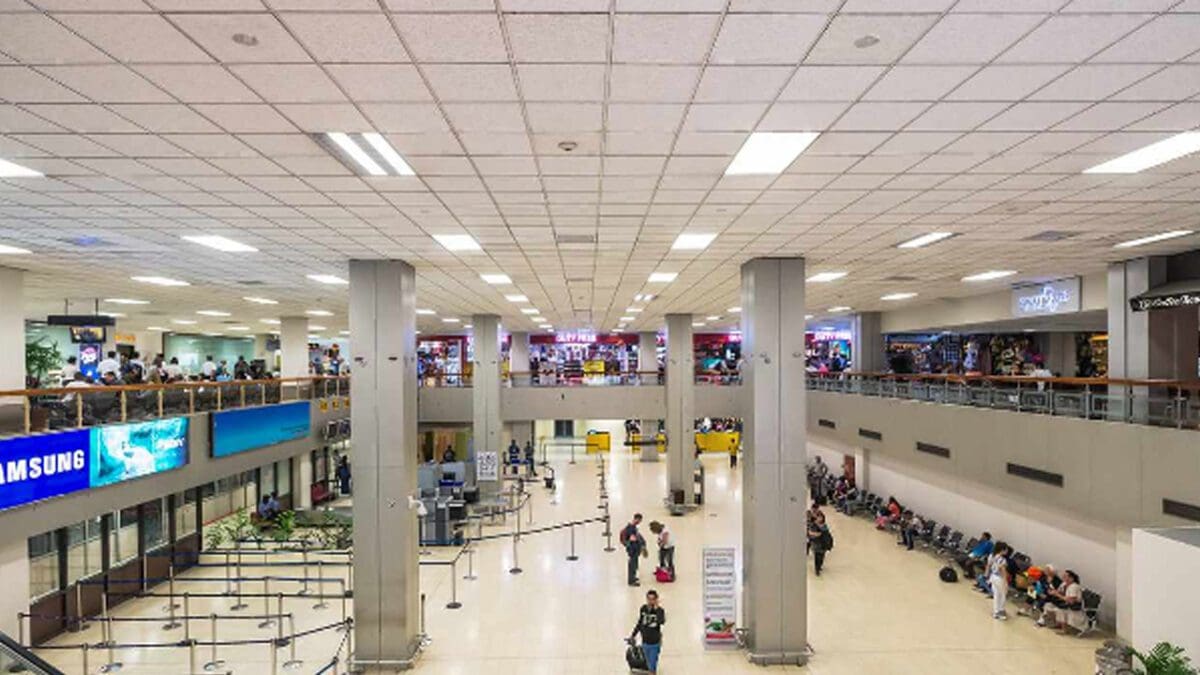 கட்டுநாயக்க விமான நிலையத்தில் தம்பதி கைது