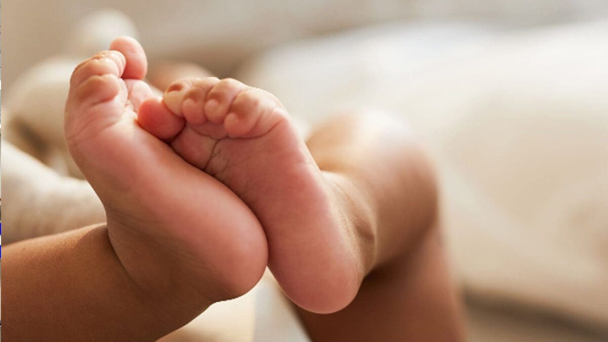 குழந்தை பிரசவித்த 12 வயது சிறுமி - உயிரை மாய்த்த சித்தப்பா