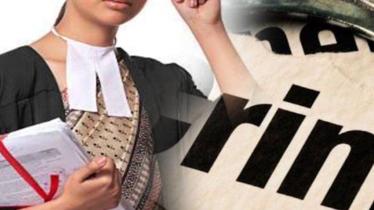 வழக்கு ஆவணங்களை மென்று உமிழ்ந்த பெண் சட்டத்தரணி கைது