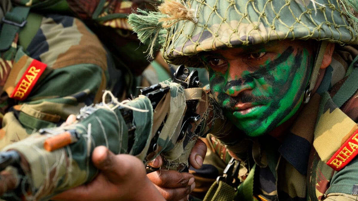 வடக்கு - கிழக்கில் ஒரு மணி நேரத்துக்குள் இந்திய இராணுவம் தரையிறங்கும் நிலை