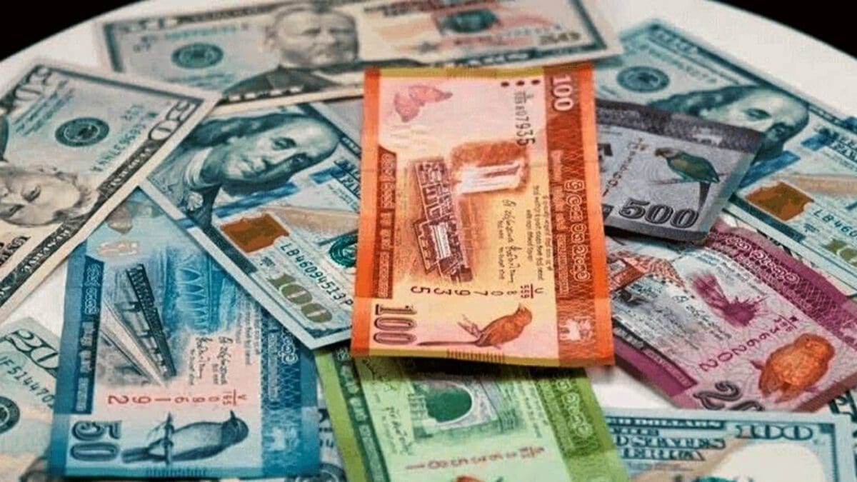 கீழ் குறைந்த டொலரின் பெறுமதி