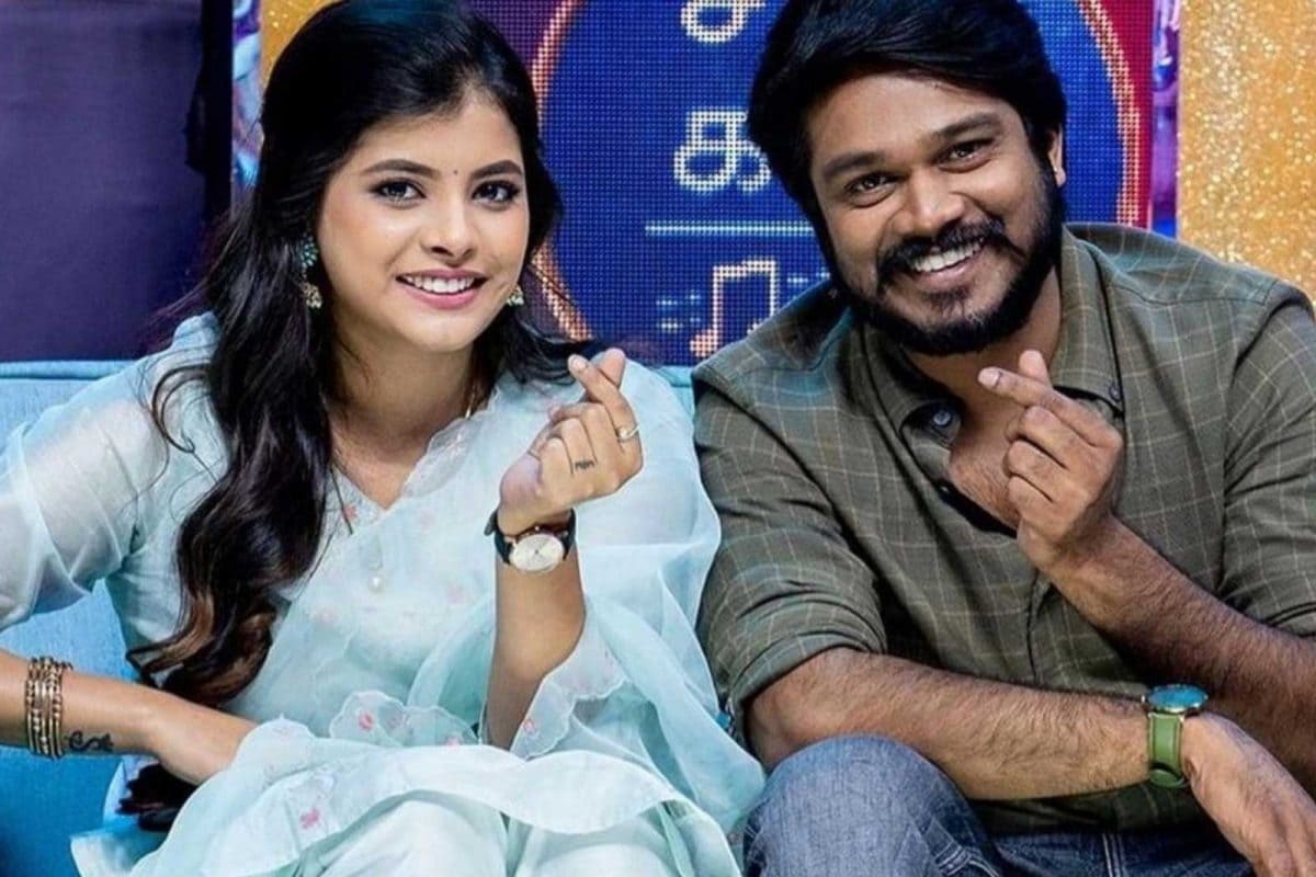 பிரம்மாண்டமாக நடந்த சீரியல் நடிகர் பிரிட்டோ - சந்தியா திருமணம்!