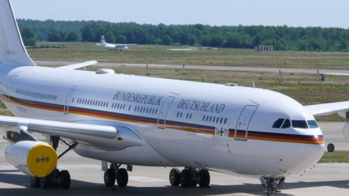 விமானம் பழுதுபட்டதால் தடைப்பட்ட அமைச்சரின் பயணத்திட்டம்