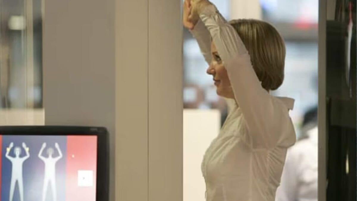 சட்டையை விலக்கி தழும்பைக் காட்டும் நிலைக்கு ஆளாக்கப்பட்ட பெண்: மோசமான நடவடிக்கை!