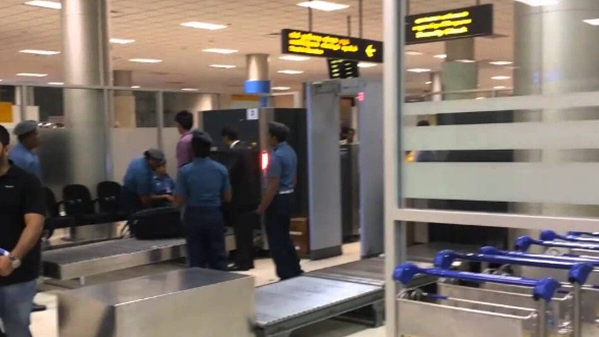 கட்டுநாயக்க விமான நிலையத்தில் அதிரடி