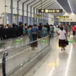 கட்டுநாயக்க விமான நிலையத்தில் ஆயுதம் தாங்கிய இராணுவம்