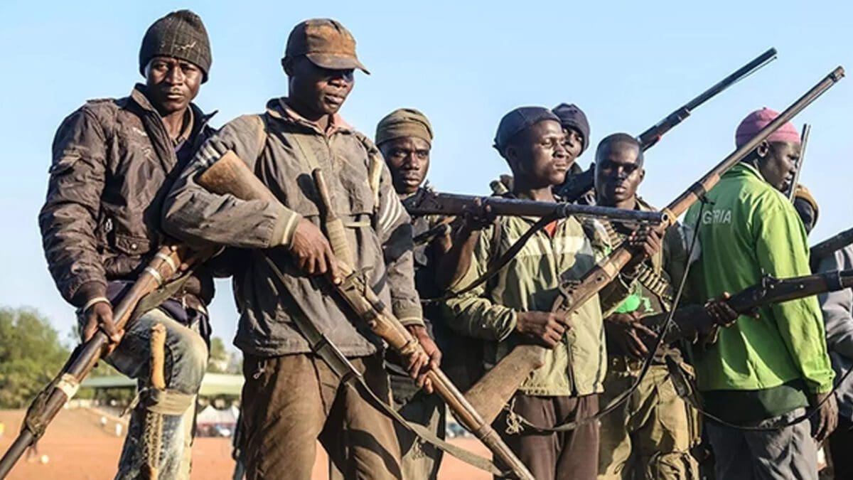 நைஜீரியாவில் கொடூரம் : விவசாயிகள் தலை துண்டித்து கொலை