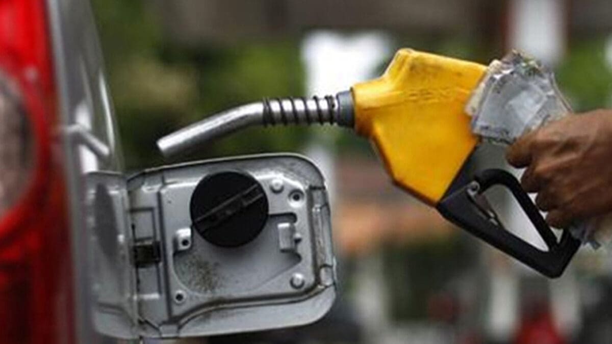 இலங்கையில் குறைந்த விலையில் எரிபொருள்