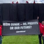 பிரித்தானியாவில் பரபரப்பு! கறுப்பு துணியால் மூடப்பட்ட பிரதமரின் வீடு