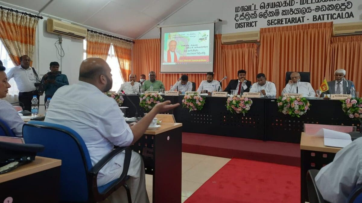 பிரதமரின் கூட்டத்தில் கதிரையை புறக்கணித்த சாணக்கியன்!