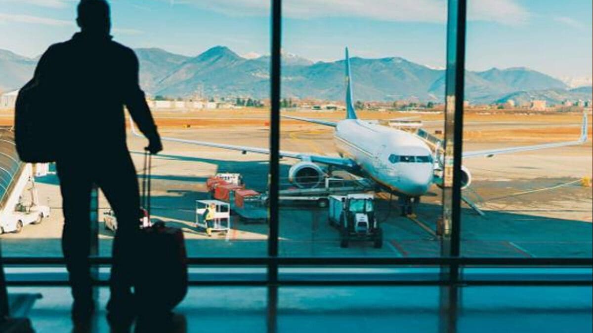 நாட்டை விட்டு வெளியேறியுள்ள 2000 விரிவுரையாளர்கள்