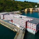 பிரித்தானியாவின் மிதக்கும் சிறைக்குள் புகலிடக்கோரிக்கையாளர்கள்