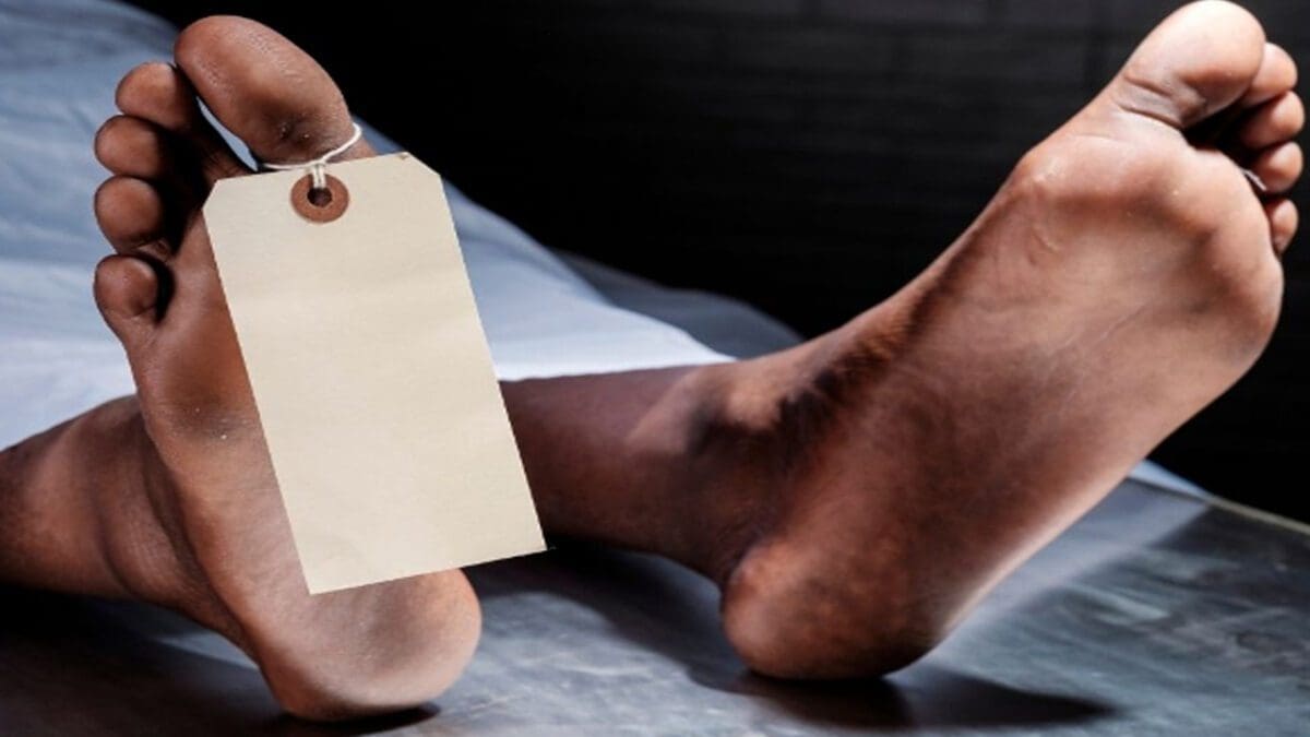 காதலிக்கு தகவல் வழங்கி விட்டு மாணவனின் விபரீத முடிவு