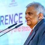 தமிழர்களுக்கு தலையையும் சிங்களவர்களுக்கு வாலையும் காட்டும் ரணிலின் விலாங்கு தந்திரம்