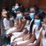 நாடாளுமன்றத்தில் பாடசாலை மாணவர்கள் முன்னிலையில் தகாத வார்த்தை பிரயோகம்!