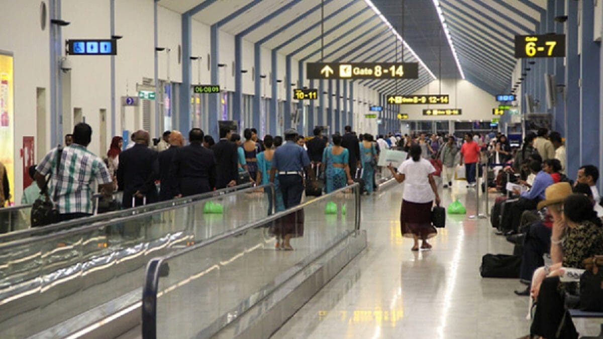 கட்டுநாயக்க விமான நிலையத்தில் ஏற்பட்ட குழப்பநிலை