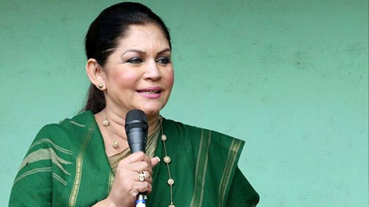 ரோசி சேனாநாயக்கவின் மோசமான செயல்