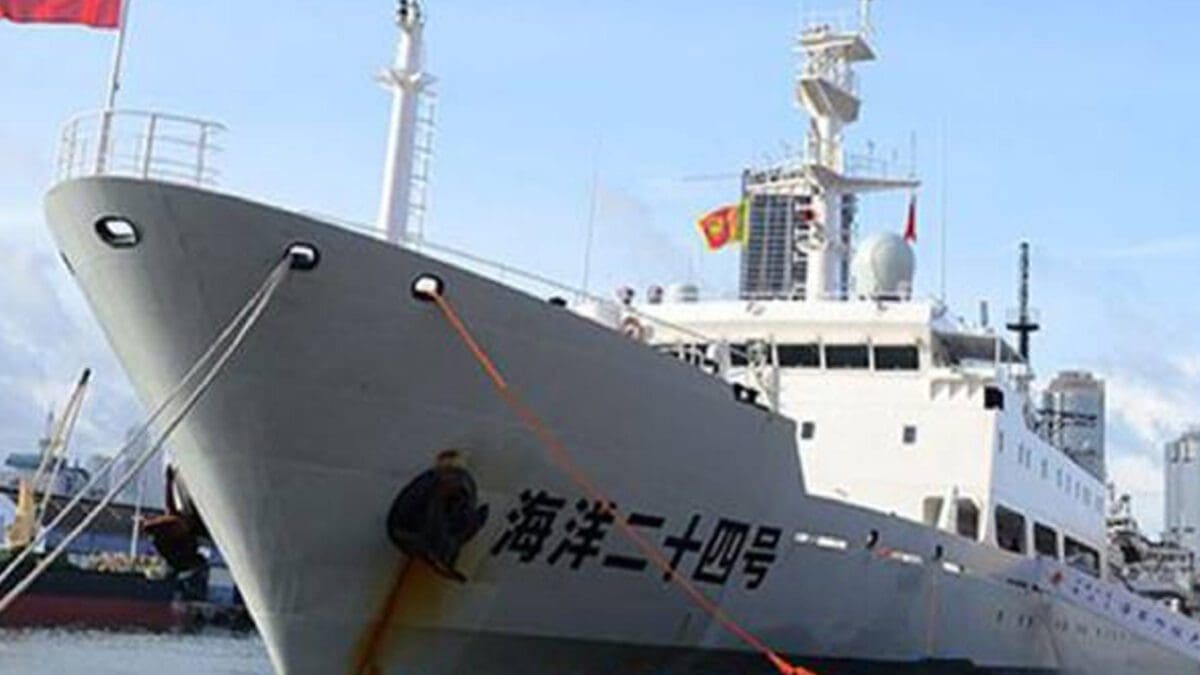 கொழும்பு துறைமுகத்தில் சீன போர் கப்பல்!