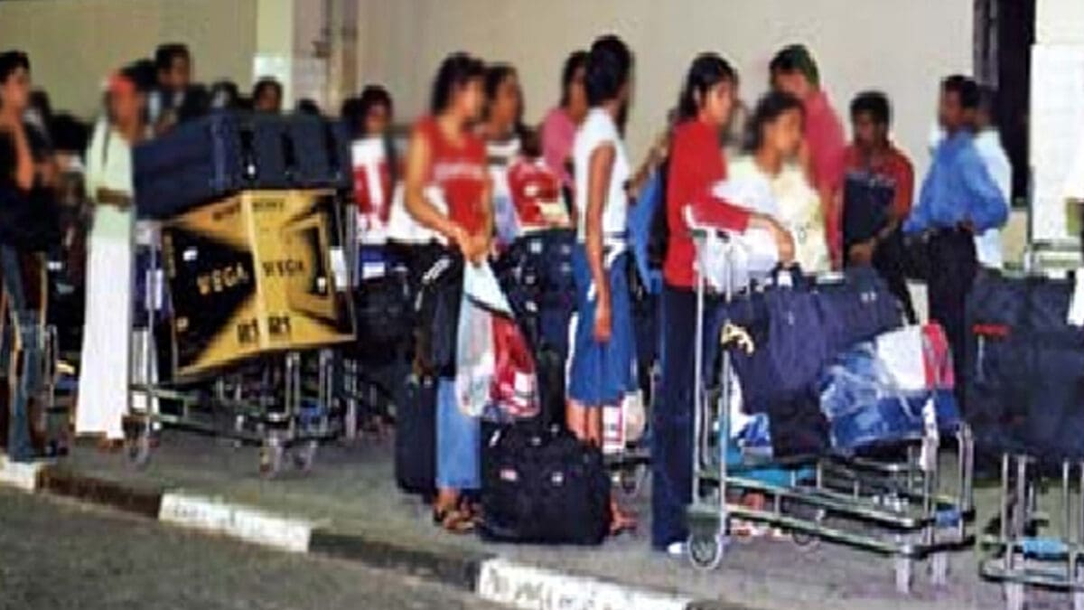 குவைத்தில் சிக்கித்தவித்த 54 பெண்கள்!