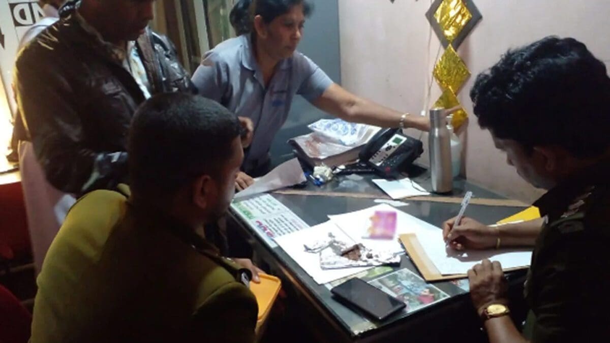 இலங்கையில் சொக்லட் ஒன்றில் மனித எச்சங்கள்