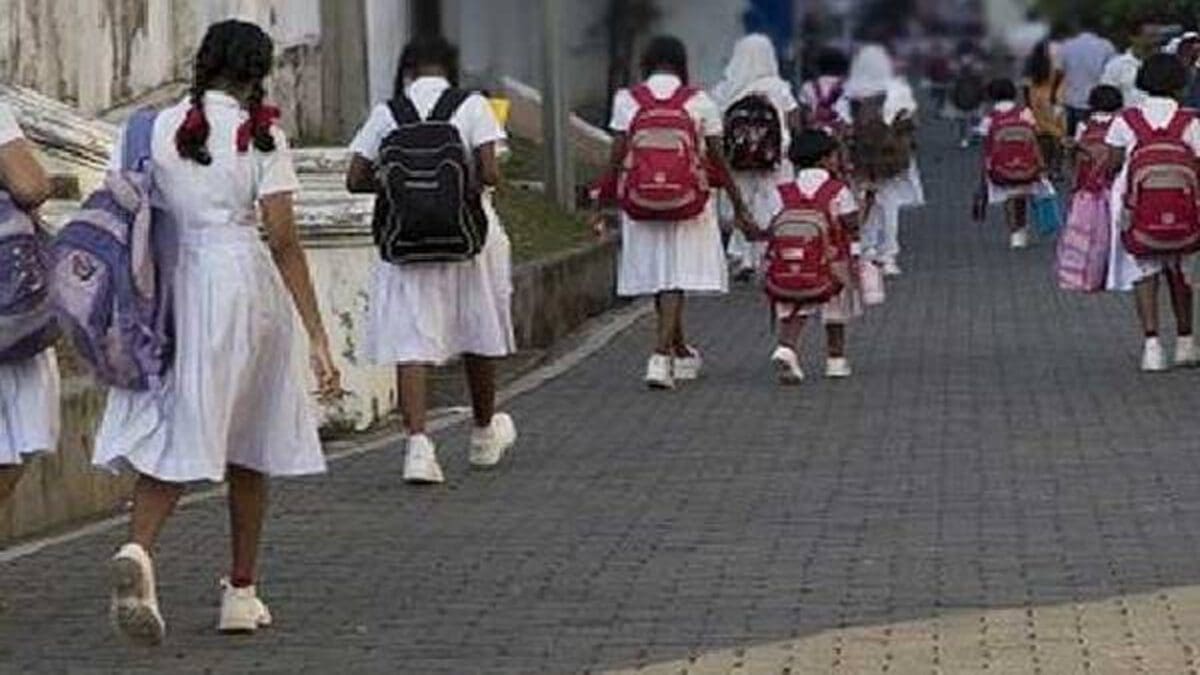 வகுப்பாசிரியரால் துஷ்பிரயோகத்திற்கு உட்படுத்தப்பட்ட மாணவி