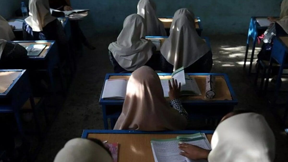ஆப்கானிஸ்தானில் பெண் குழந்தைகள் படிக்க தடை