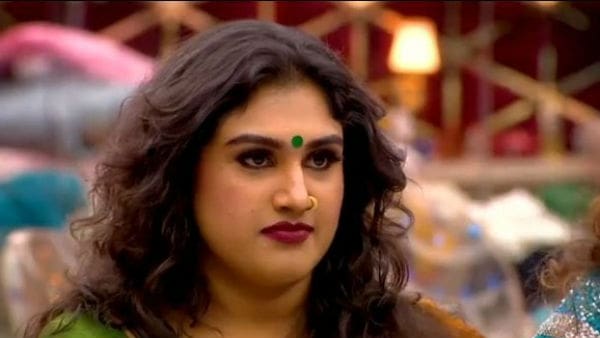 vanitha990 1566124283