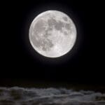 Seronik Moon and clouds 800x599 1