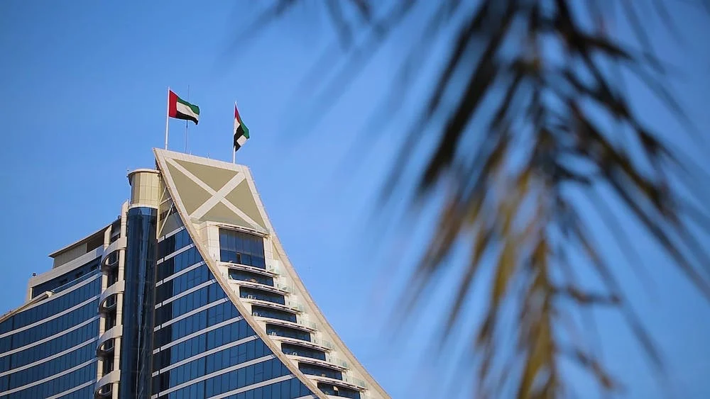 dubai flag emirates flag jumeira building jumeira hotel top 5101317