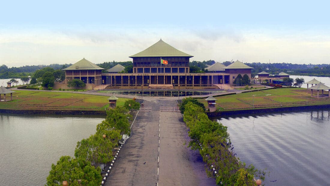 Parliment 1200px 22 11 09