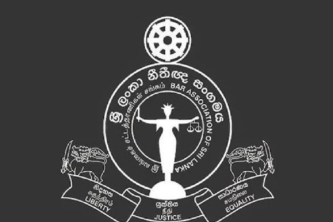இனப்பிரச்சினைக்குத் தீர்வு: தமிழ் தேசிய கட்சிகளை ஒன்றிணைக்கும் வரலாற்றுச் சந்திப்பு யாழ்ப்பாணத்தில் நடைபெற்றது 1 12 2