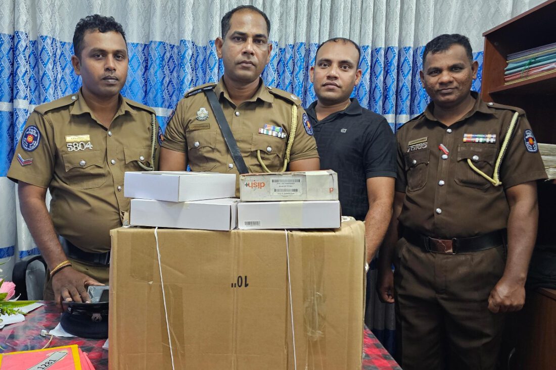 யாழ்ப்பாணத்தில் சட்டவிரோத இலத்திரனியல் பொருட்கள் மீட்பு: பொலிஸார் தீவிர விசாரணை 1 26 69b351d688c88