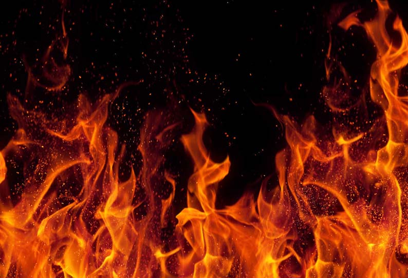 எண்ணெய் ஆலையில் தீ விபத்து - 2 பேர் பலி 1 202005290904027261 Clothing store in the deadly fire SECVPF