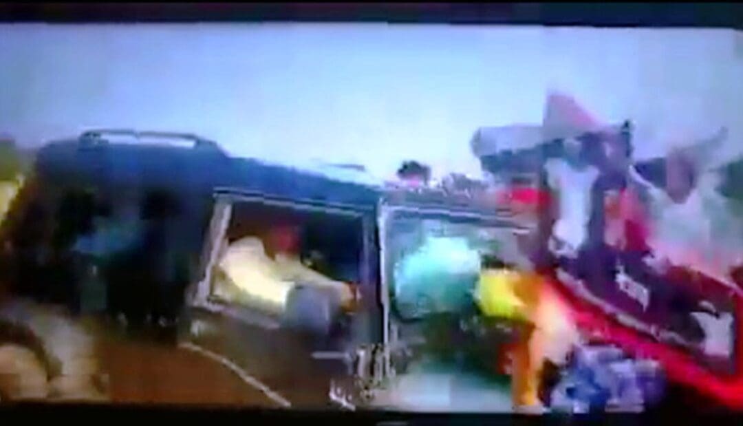 விவசாயிகள் படுகொலை! - வீடியோ பதிவு செய்த செய்தியாளர் சுட்டுக்கொலை ? 1 1633399400158006 scaled