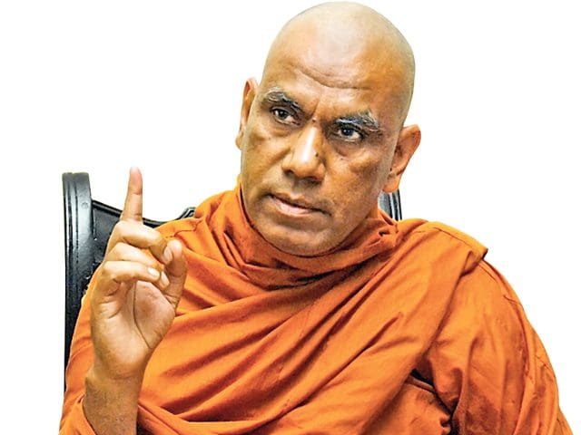 பின் வாசல் வழியாக ஆட்சிக்கு வந்தவரே கோட்டாபய! - இனியும் ஏமாறக்கூடாது என்கிறார் சோபித தேரர் 1 Omalpe Sobitha