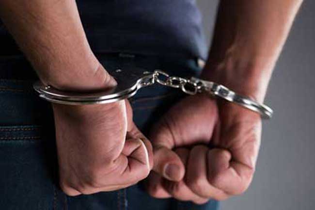 12 மணி நேரத்திற்குள் ஆறு பேர் கைது 1 1584793202 arrested 2