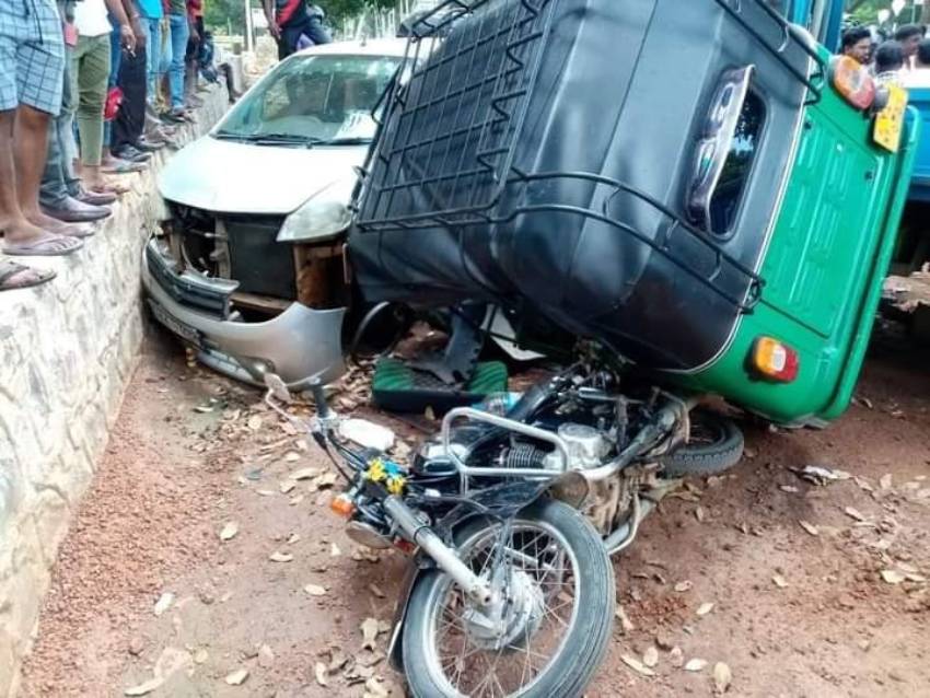 கிளிநொச்சியில் விபத்து 2 Accident 01