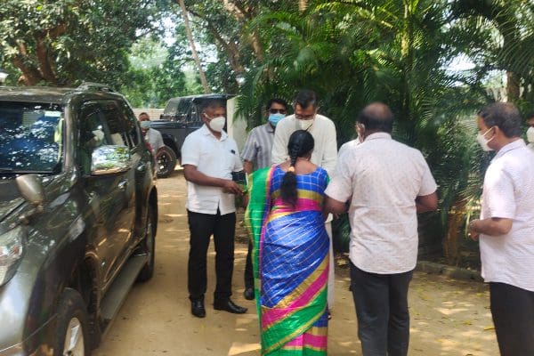 ஊடகங்களை மறுத்து சம்பிக்கவை சந்தித்த சந்திரகுமார்!!! 1 21 61acb20c2255c