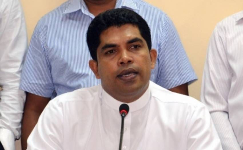 நாட்டு நலன் கருதியே அரசை ஆதரித்தேன்! - கூறுகிறார் சாந்த பண்டார 1 Santha Pandara