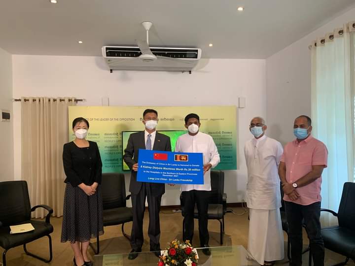 2 மில்லியன் ரூபாய் பெறுமதியான நவீன வைத்திய உபகரணங்கள் வழங்கி வைப்பு! 1 WhatsApp Image 2021 12 22 at 2.19.04 PM